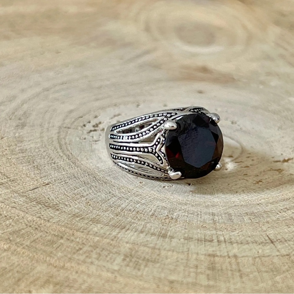 Premier Designs Dark Red Ring Size 7- Silver Tone Red Rhinestone
